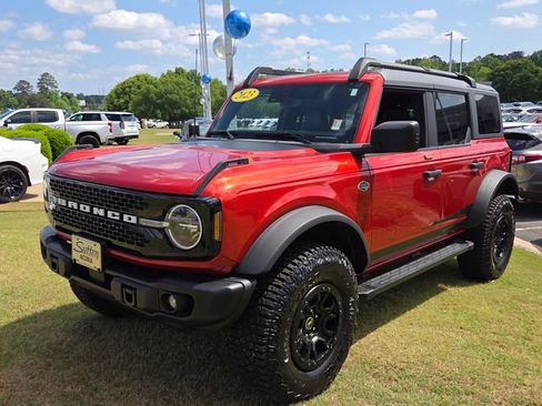 Used 2023 Ford Bronco Wildtrak AWD/4WD image 12