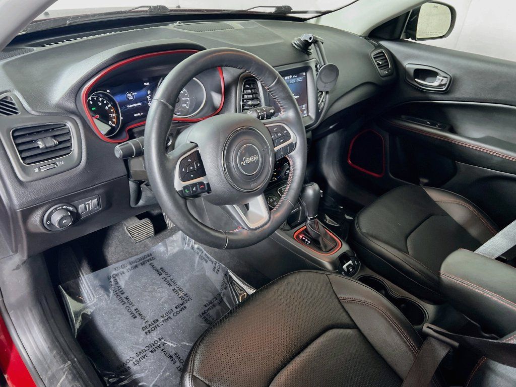 Used 2020 Jeep Compass Trailhawk w/ Leather Interior Group AWD/4WD image 9