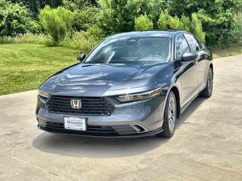 Certified 2025 Honda Accord EX-L image 2