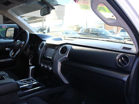 Used 2015 Toyota Tundra SR5 image 22