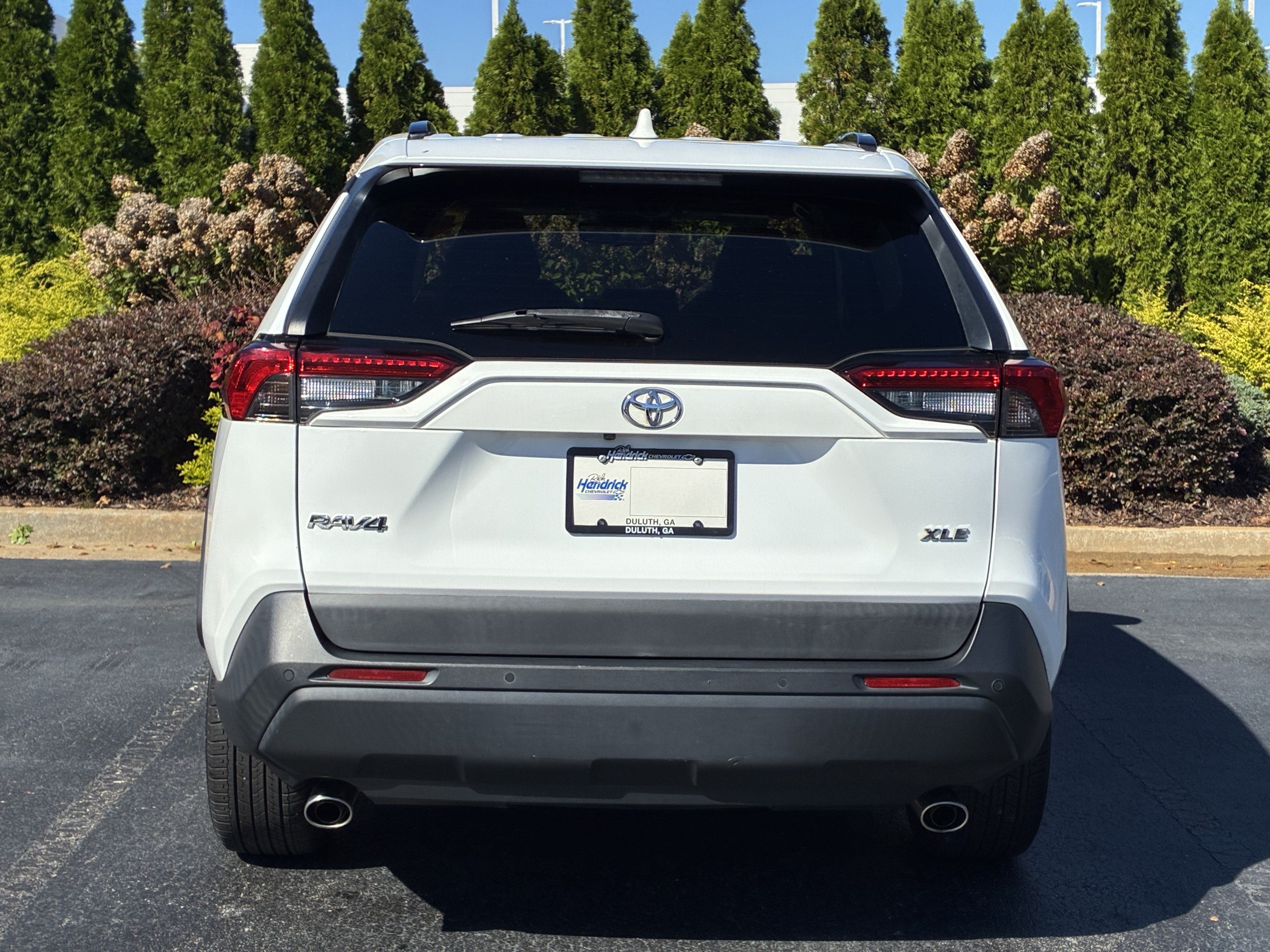 Used 2020 Toyota RAV4 XLE Premium FWD image 7