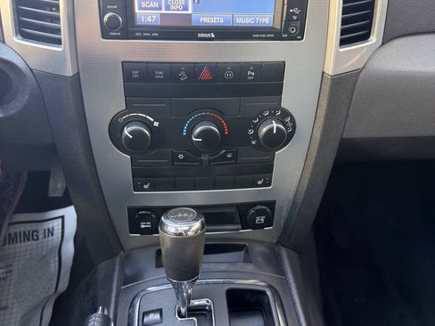 Used 2009 Jeep Grand Cherokee Laredo AWD/4WD image 18