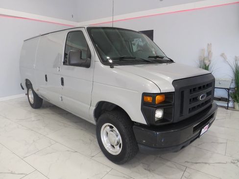 Used 2013 Ford E-150 and Econoline 150 w/ PWR Group image 2