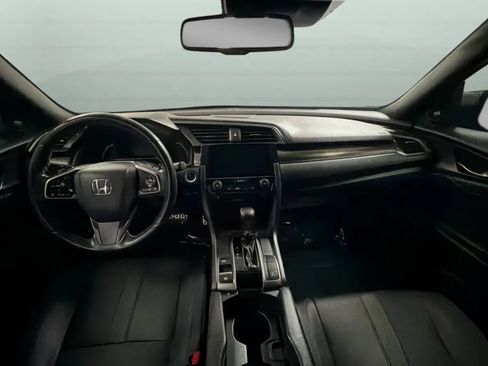 Used 2018 Honda Civic Sport Touring image 9