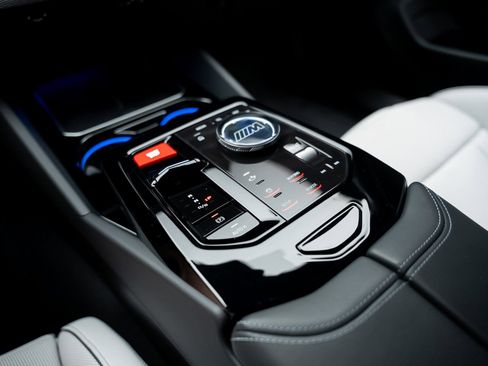 Used 2025 BMW M5 w/ Carbon Package image 55