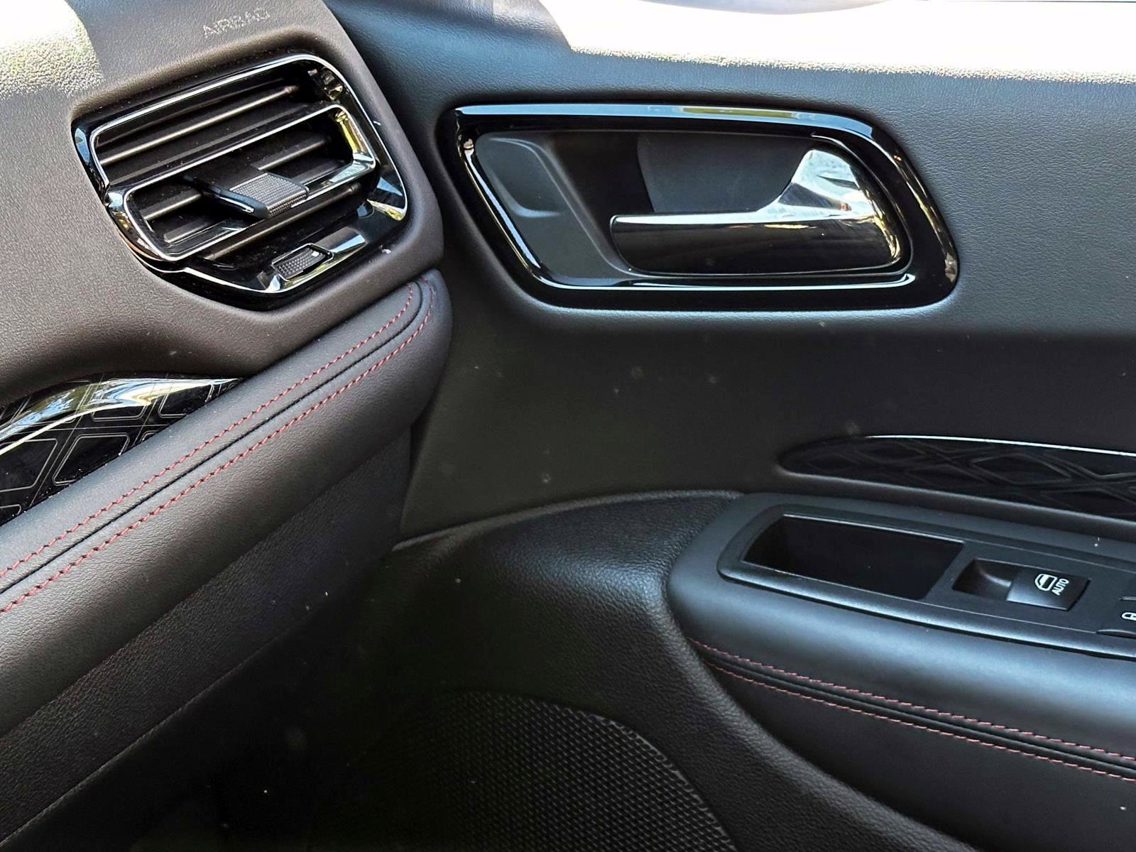 Used 2025 Dodge Durango GT AWD/4WD image 26