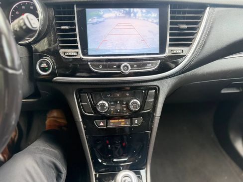 Used 2018 Buick Encore Sport Touring FWD image 9