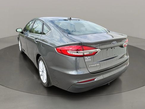 Used 2019 Ford Fusion SE image 5