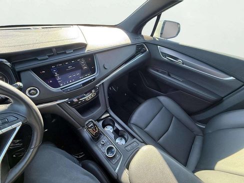 Used 2021 Cadillac XT6 Luxury image 19