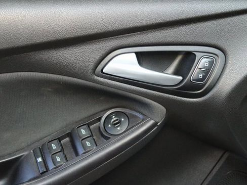 Used 2016 Ford Focus SE image 14