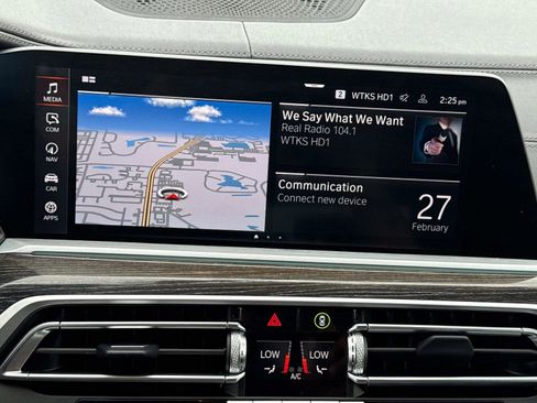 Used 2022 BMW X7 xDrive40i w/ M Sport Package image 25