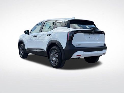 Used 2025 Nissan Kicks S FWD image 17