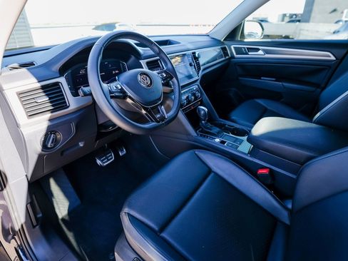 Used 2019 Volkswagen Atlas SEL R-Line image 4