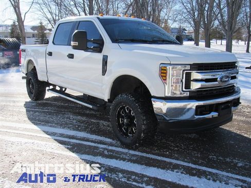 Used 2019 Ford F250 XL w/ STX Appearance Package image 2