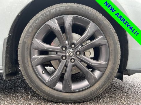 Used 2024 Toyota Sienna XSE image 3