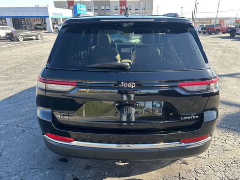 Used 2023 Jeep Grand Cherokee Limited w/ Luxury Tech Group II image 6