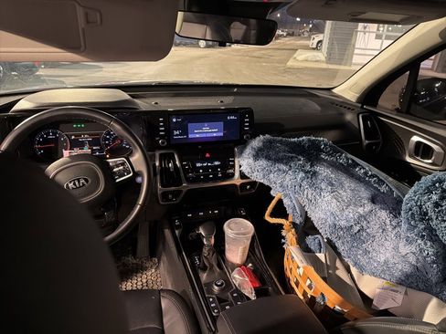 Used 2021 Kia Sorento SX image 9