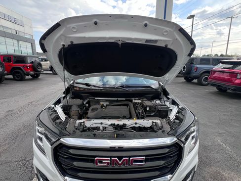 Used 2023 GMC Terrain SLE w/ Driver Convenience Package AWD/4WD image 3