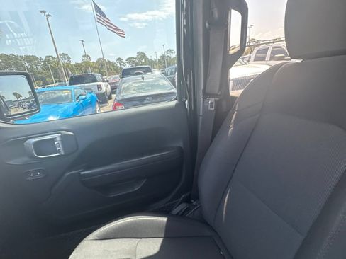 Used 2020 Jeep Gladiator Sport w/ Quick Order Package 24S AWD/4WD image 31