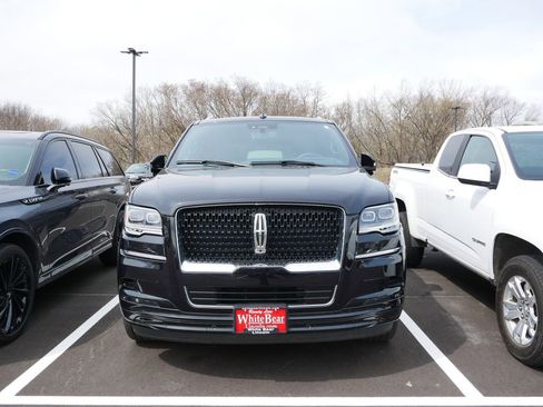 Certified 2023 Lincoln Navigator Reserve image 2