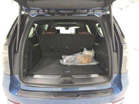 New 2026 Chevrolet Suburban High Country AWD/4WD image 28