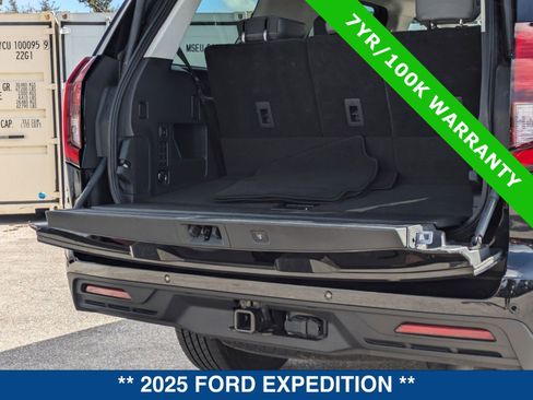 Certified 2025 Ford Expedition Active image 15