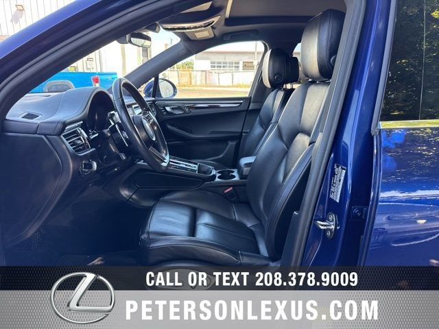 Used 2022 Porsche Macan AWD/4WD image 25