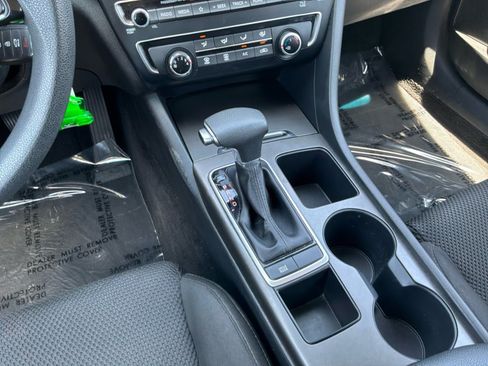 Used 2020 Kia Optima LX FWD image 16
