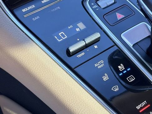 Used 2018 Porsche Panamera 4 image 16