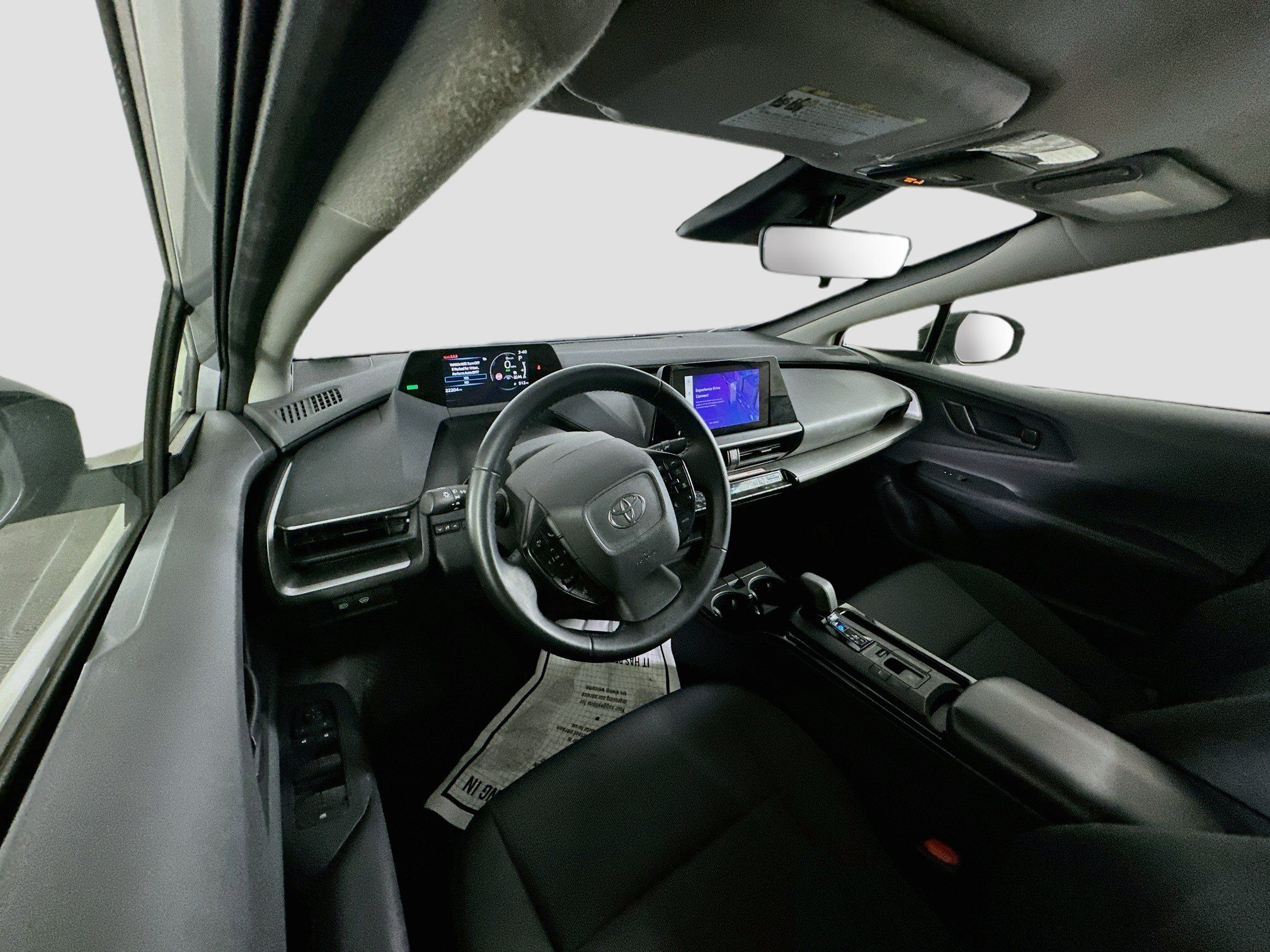 Used 2025 Toyota Prius LE FWD image 18