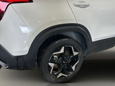 Used 2024 Kia Seltos EX AWD/4WD image 35