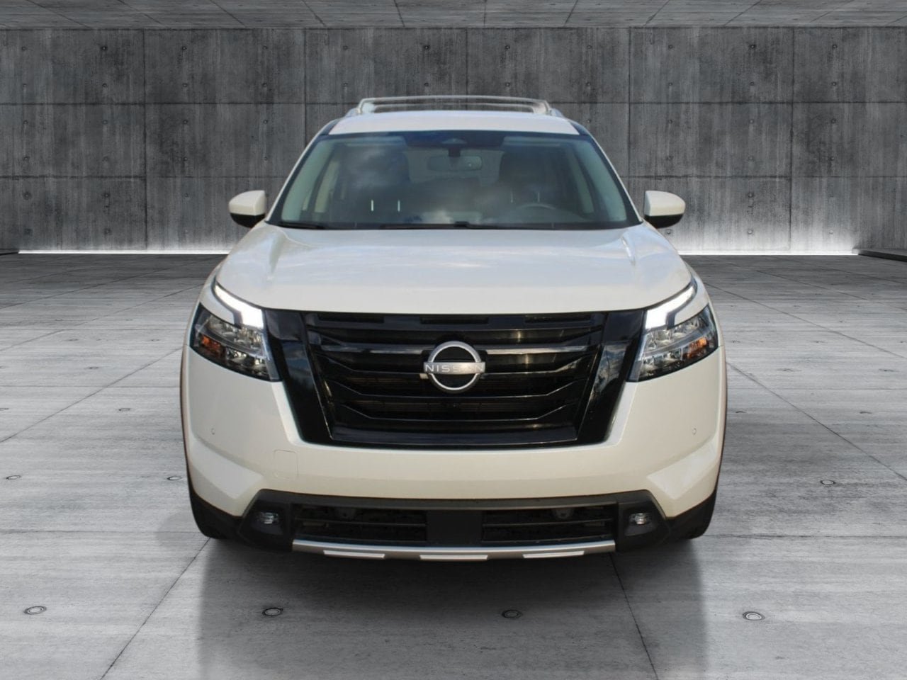 Used 2022 Nissan Pathfinder SL w/ SL Black Package FWD image 9