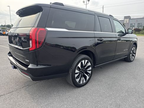 Used 2025 Ford Expedition Max Platinum w/ Driver's Package AWD/4WD image 3