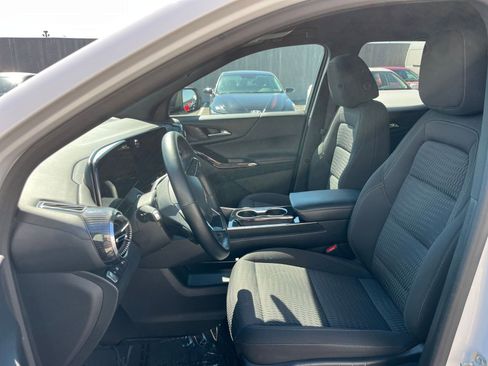 Used 2025 Chevrolet Equinox LT FWD image 36