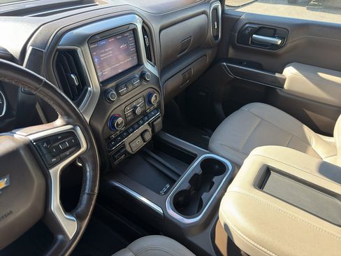 Used 2021 Chevrolet Silverado 1500 LTZ AWD/4WD image 16