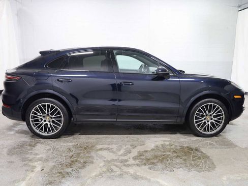 Certified 2023 Porsche Cayenne Platinum Edition image 10