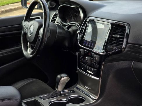 Used 2020 Jeep Grand Cherokee Altitude RWD image 35