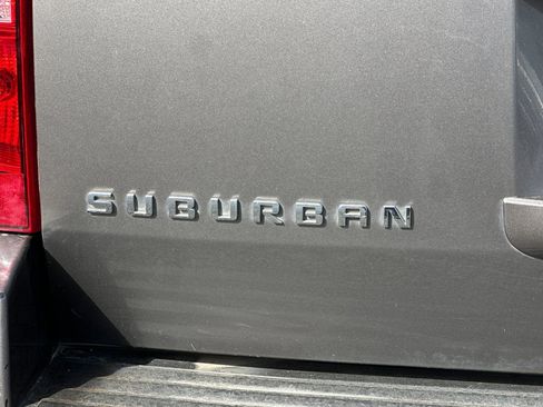 Used 2013 Chevrolet Suburban LTZ image 46