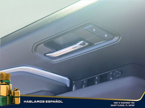 Used 2024 Chevrolet Colorado Z71 w/ Z71 Convenience Package 2 image 10