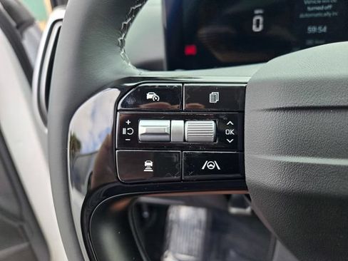New 2026 Kia Sorento LX FWD image 11