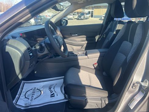 New 2026 Nissan Sentra SV w/ SV Convenience Package FWD image 16