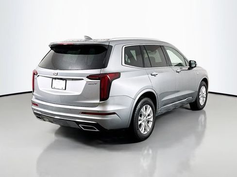 Used 2025 Cadillac XT6 Luxury FWD image 7
