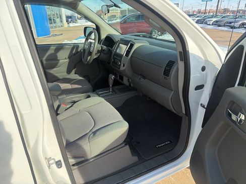 Used 2019 Nissan Frontier SV image 23