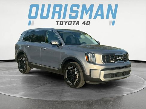 Used 2025 Kia Telluride S image 1