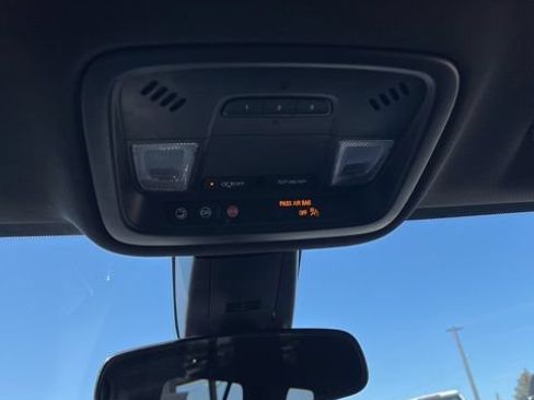 Used 2023 Chevrolet Traverse LT AWD/4WD image 48