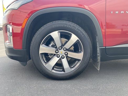 Used 2022 Chevrolet Traverse LT w/ LT Premium Package image 16