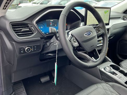 New 2024 Ford Escape SE w/ PHEV Premium Package FWD image 19