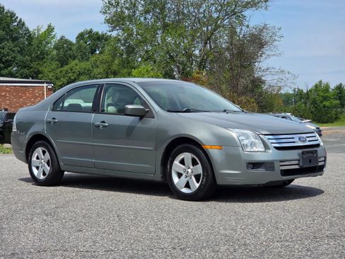 Used 2006 Ford Fusion SE FWD image 4