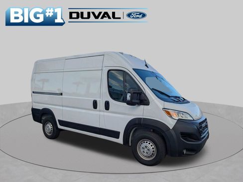 Used 2024 RAM ProMaster 2500 w/ Convenience Group FWD image 2