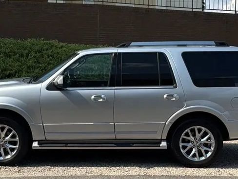 Used 2016 Ford Expedition Limited AWD/4WD image 2